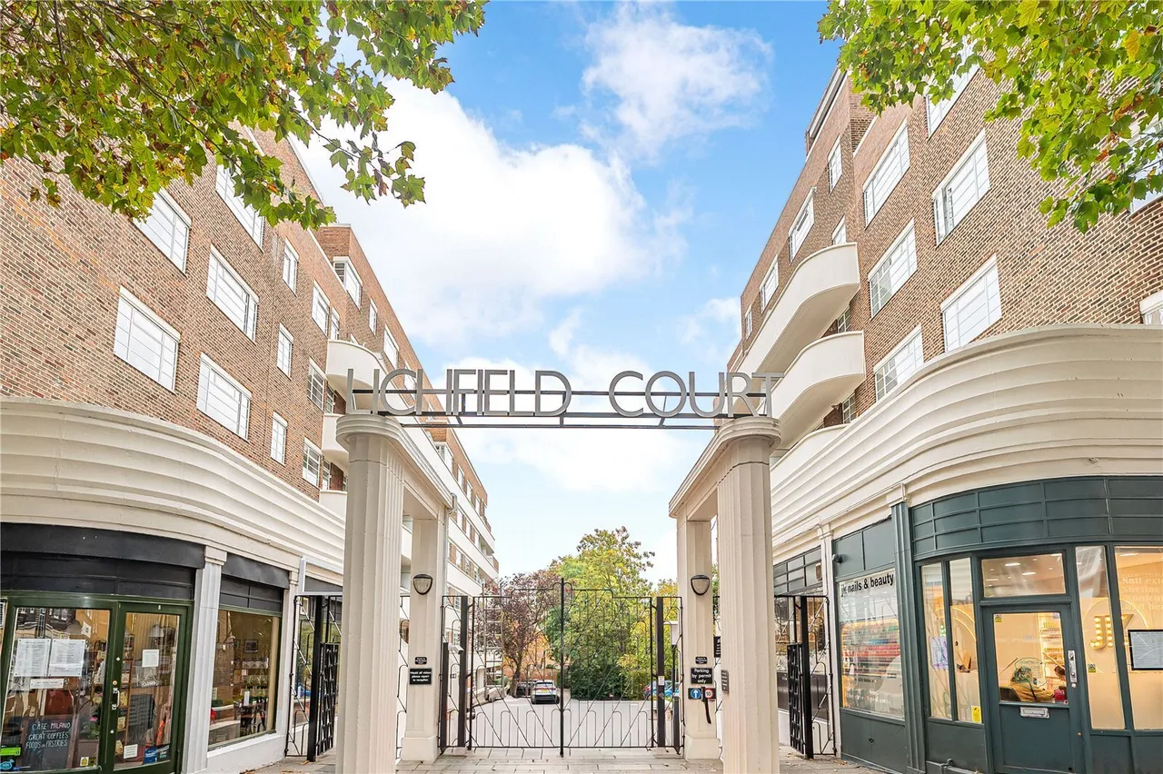 2 bed flat for sale, Sheen Road, Richmond, TW9