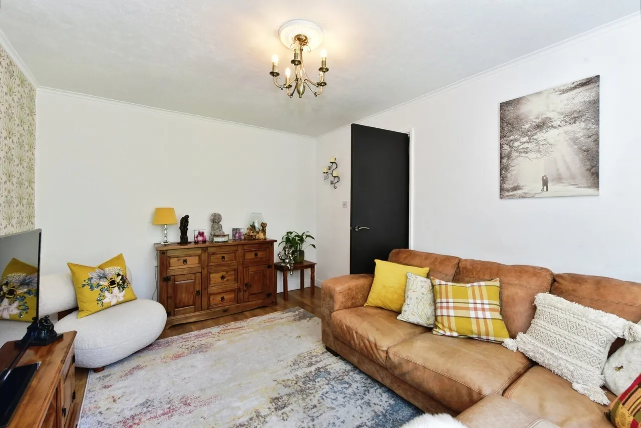 Raseby Avenue, Waterthorpe, Sheffield, South Yorkshire, S20, photo 2