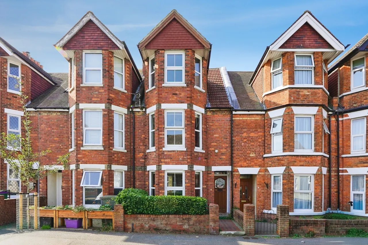4 bed house for sale — Warren Road, Folkestone, Kent, CT19