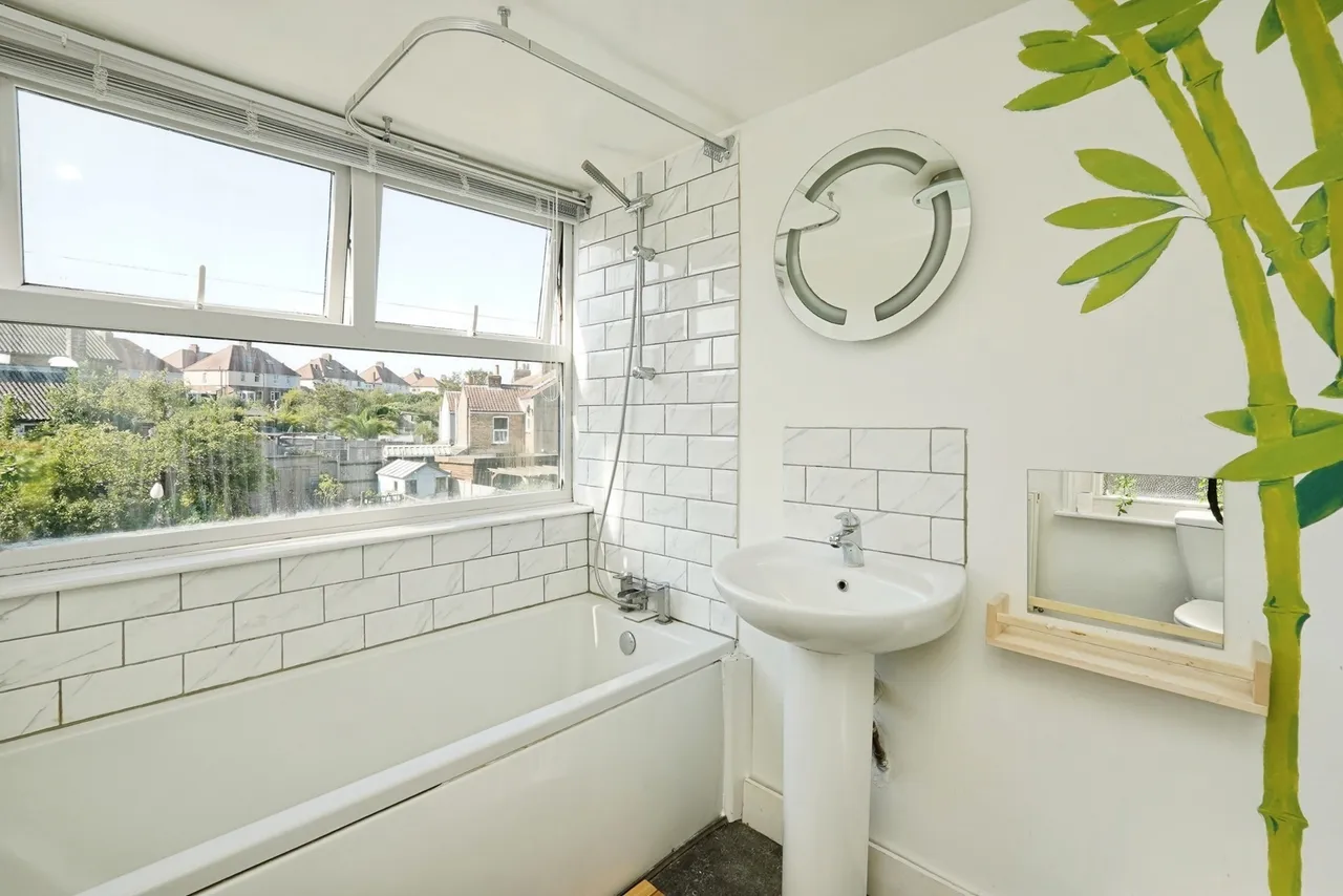 Warren Road, Folkestone, Kent, CT19, photo 13