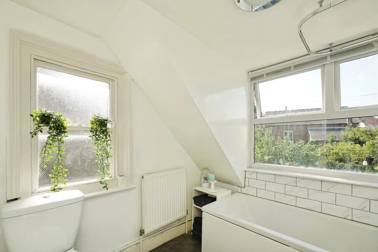 Warren Road, Folkestone, Kent, CT19, photo 15