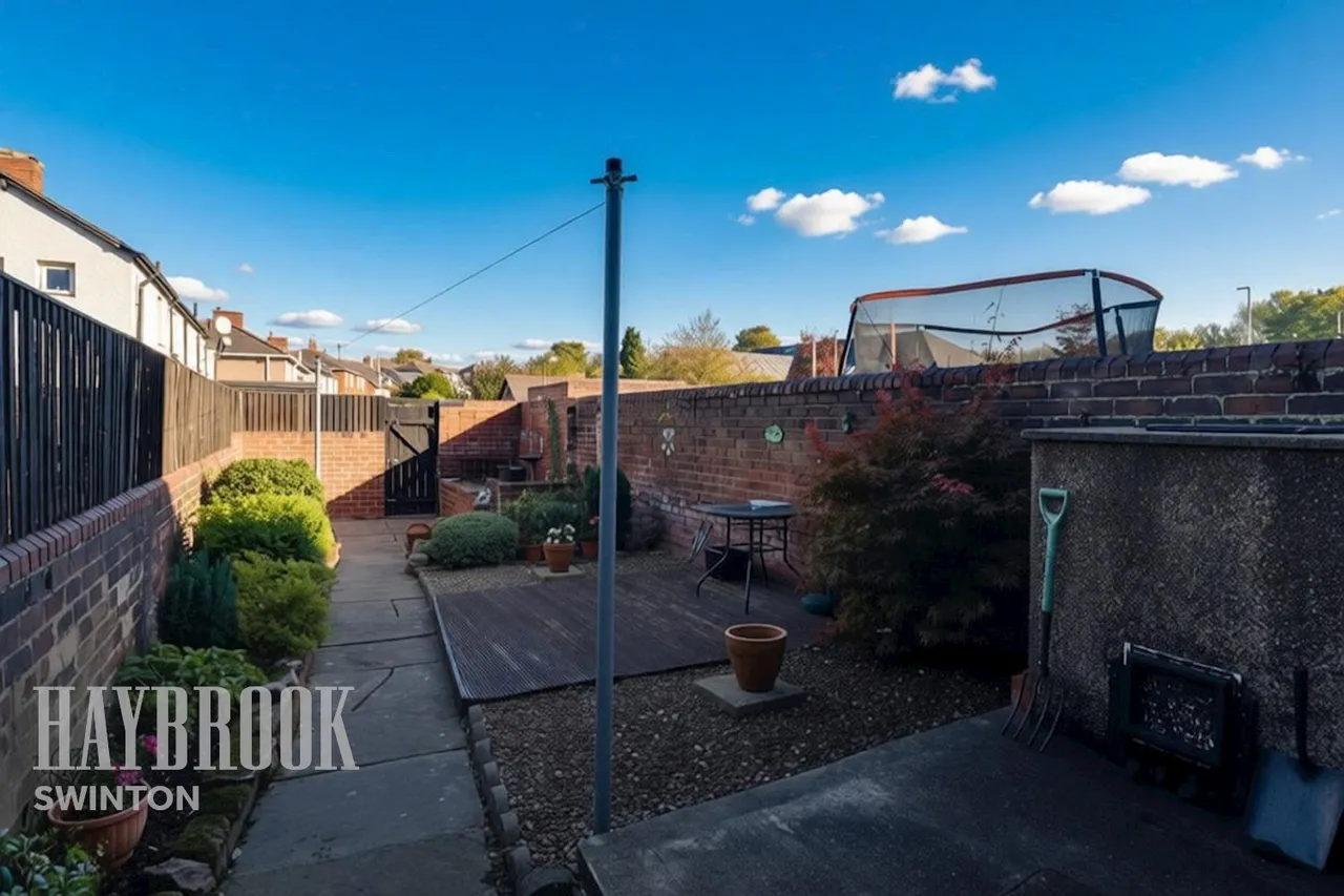Station Road, Thurnscoe, photo 12