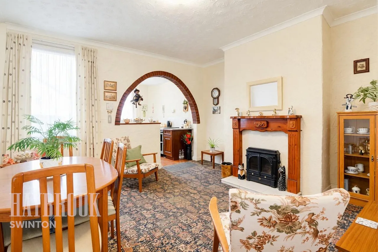 Station Road, Thurnscoe, photo 6