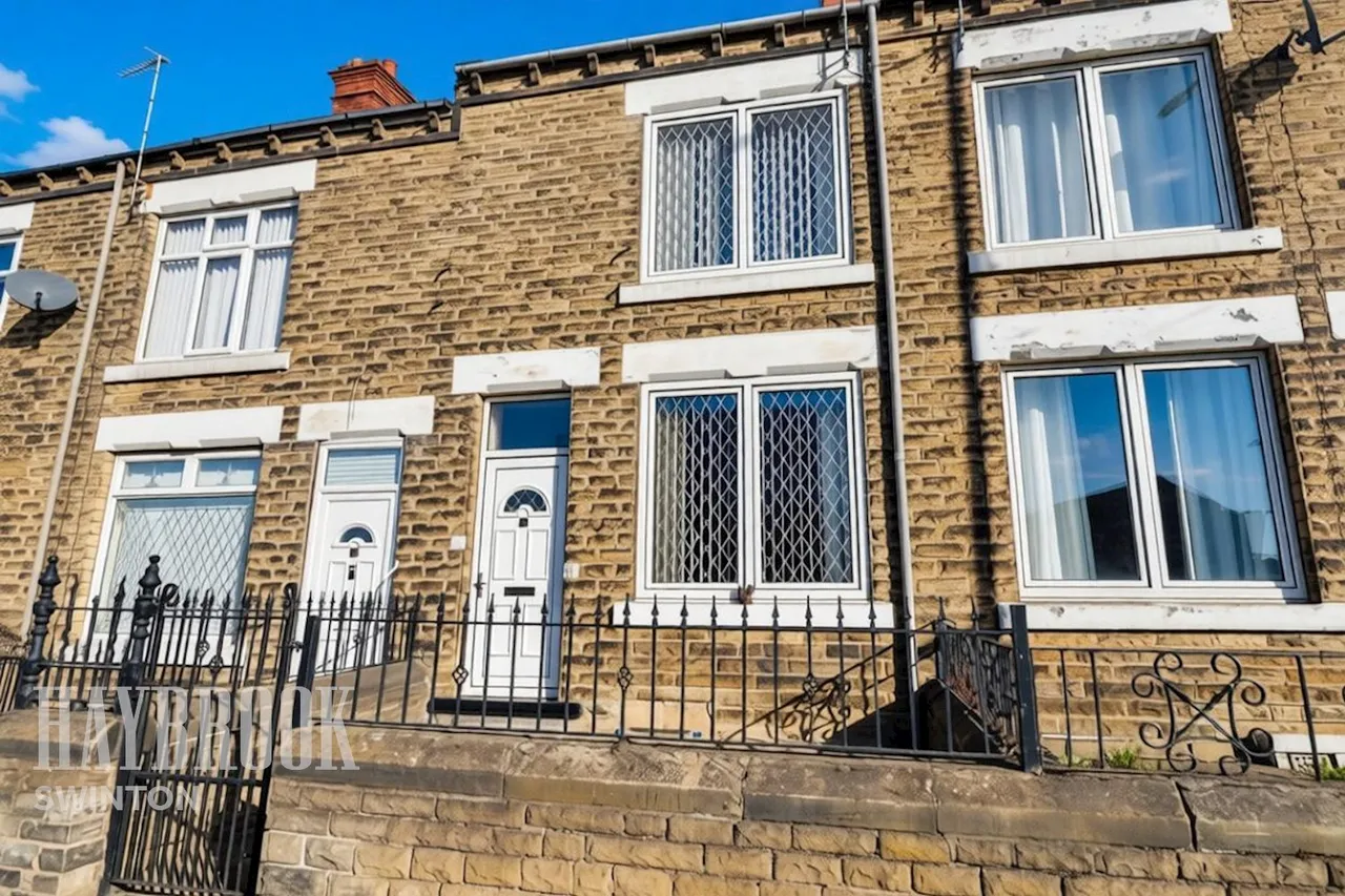 2 bed property for sale, Station Road, Thurnscoe