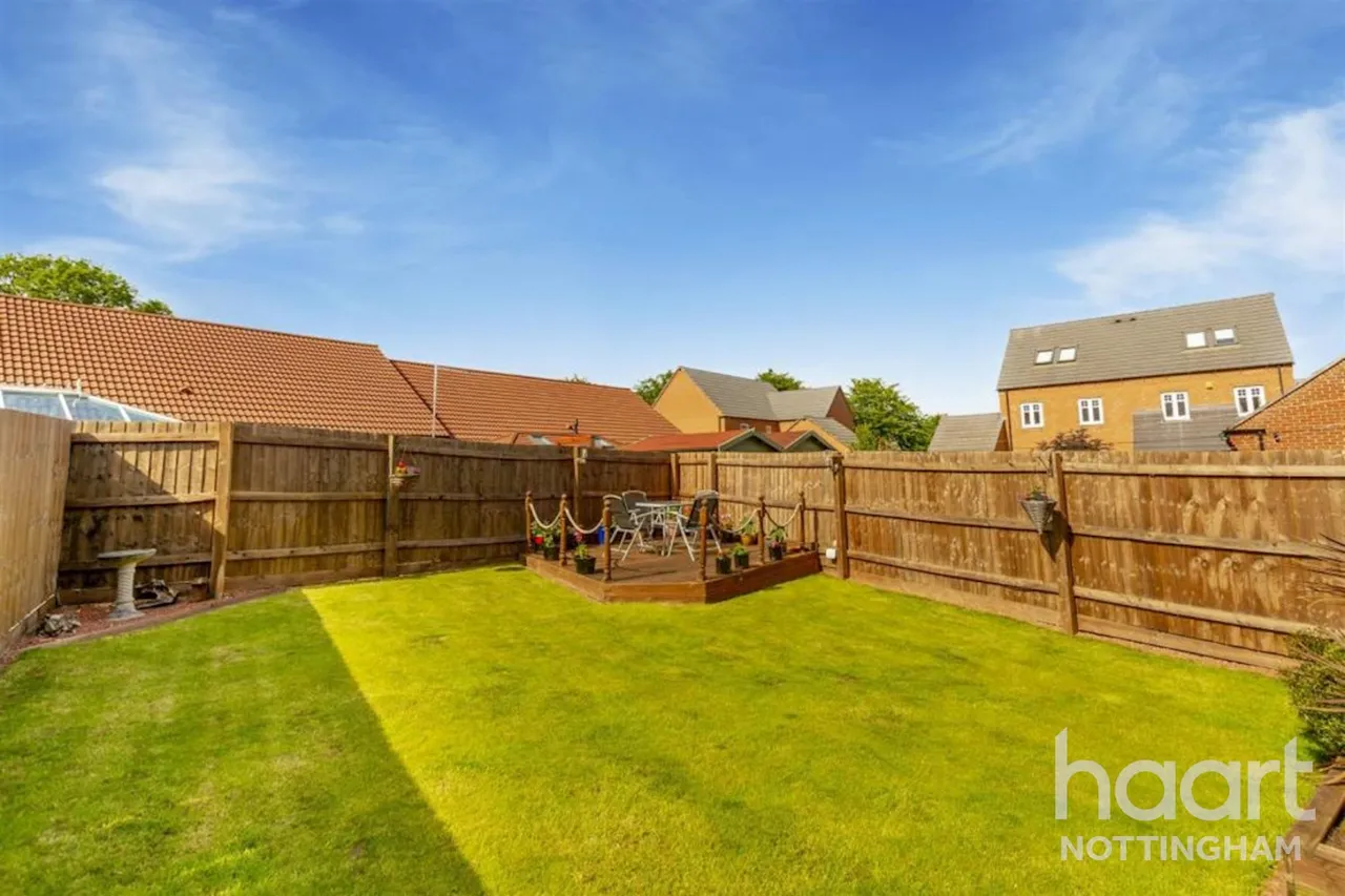 Cossethay Drive, Woodhouse Park, NG8, photo 18