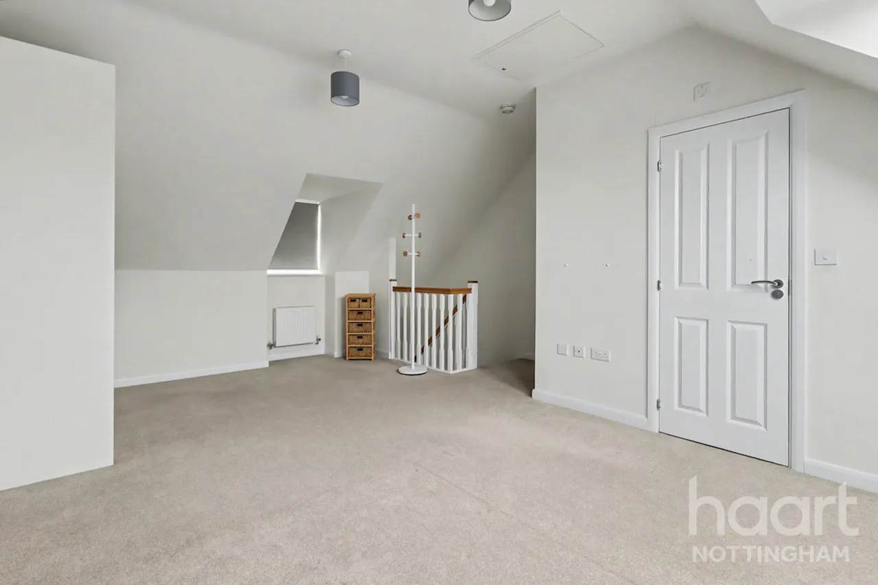 Cossethay Drive, Woodhouse Park, NG8, photo 11