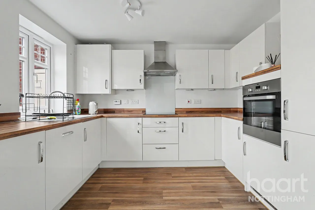 Cossethay Drive, Woodhouse Park, NG8, photo 5