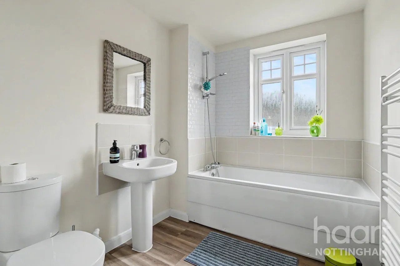 Cossethay Drive, Woodhouse Park, NG8, photo 19