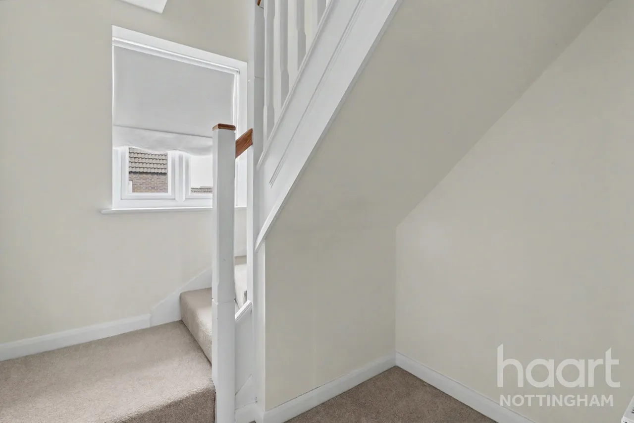 Cossethay Drive, Woodhouse Park, NG8, photo 12