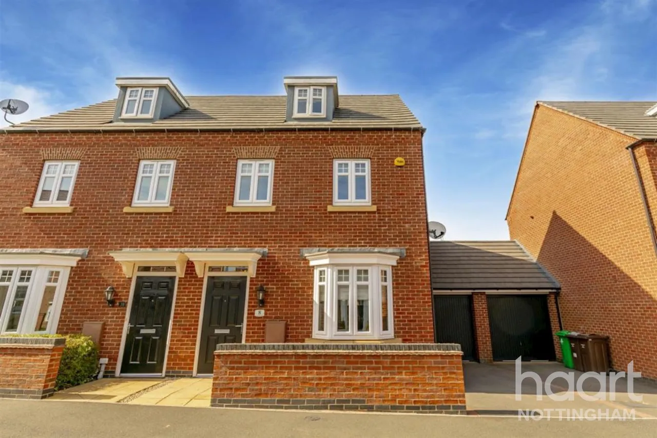 3 bed house for sale, Cossethay Drive, Woodhouse Park, NG8