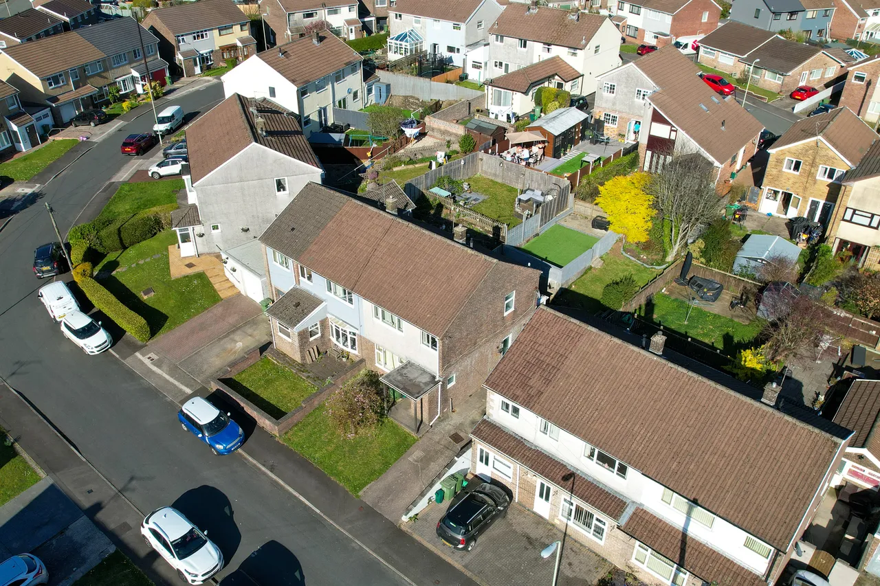 Towyn Way, Tonteg, Pontypridd, South Glamorgan, photo 3