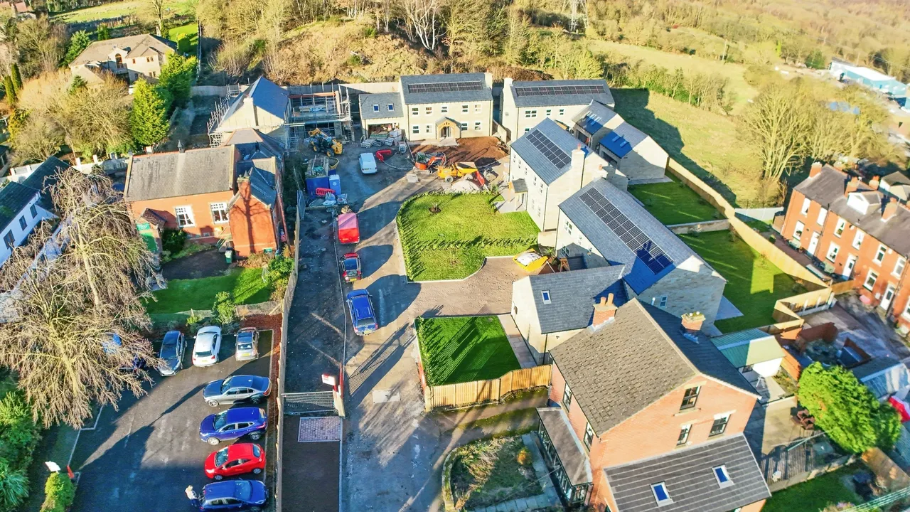 Leeds Road, Howden Clough, WF17, photo 9