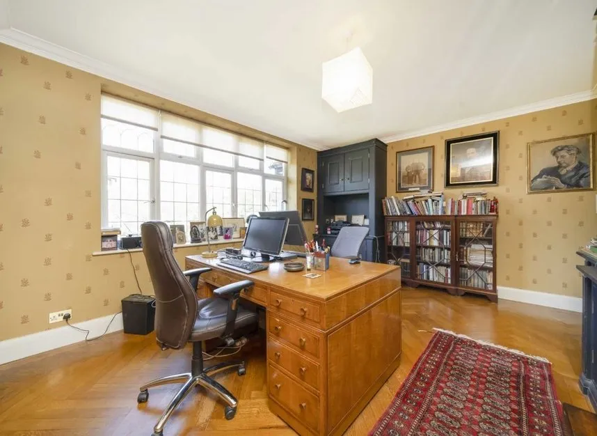 Finchley Road, Finchley Road, NW2, photo 4