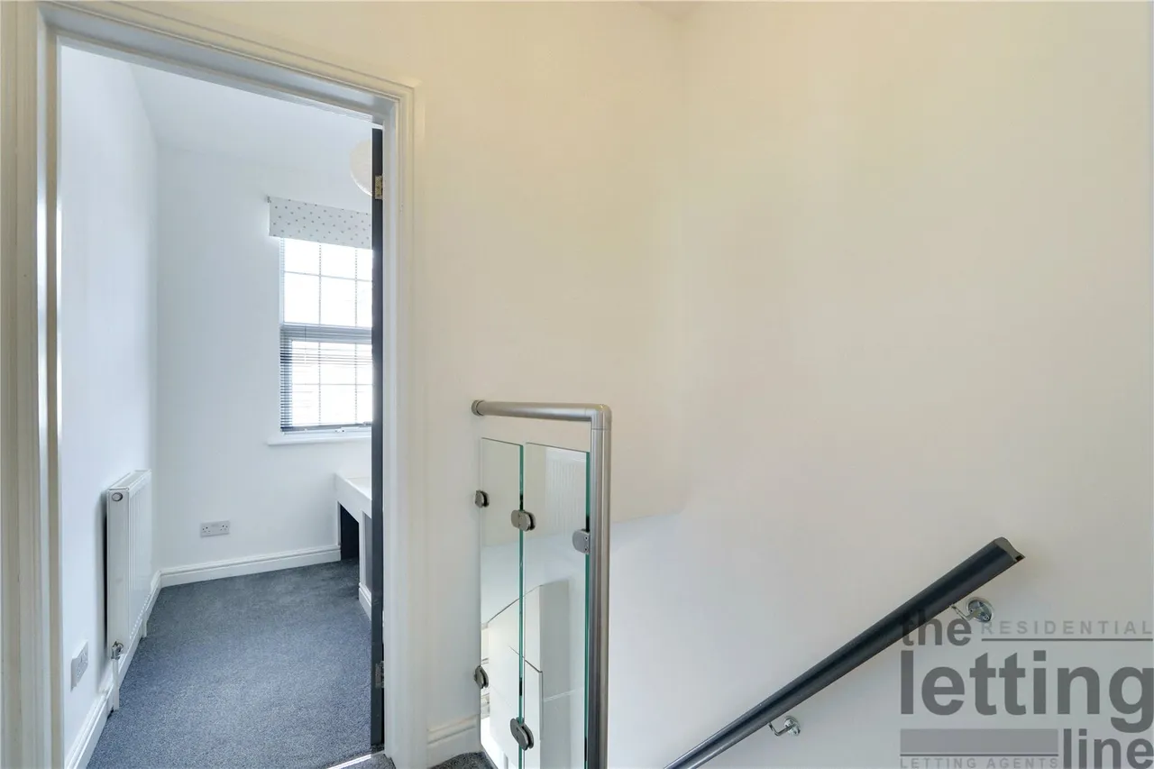 Lea Road, Enfield, EN2 0LE, photo 2