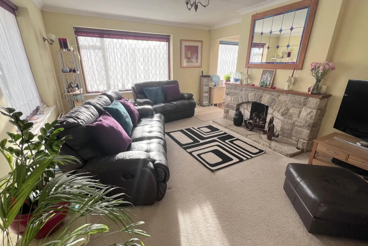 Lydlinch Close, BH22, photo 8