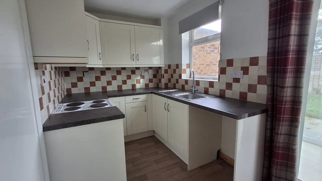 Summerfield Drive, SLEAFORD, photo 6