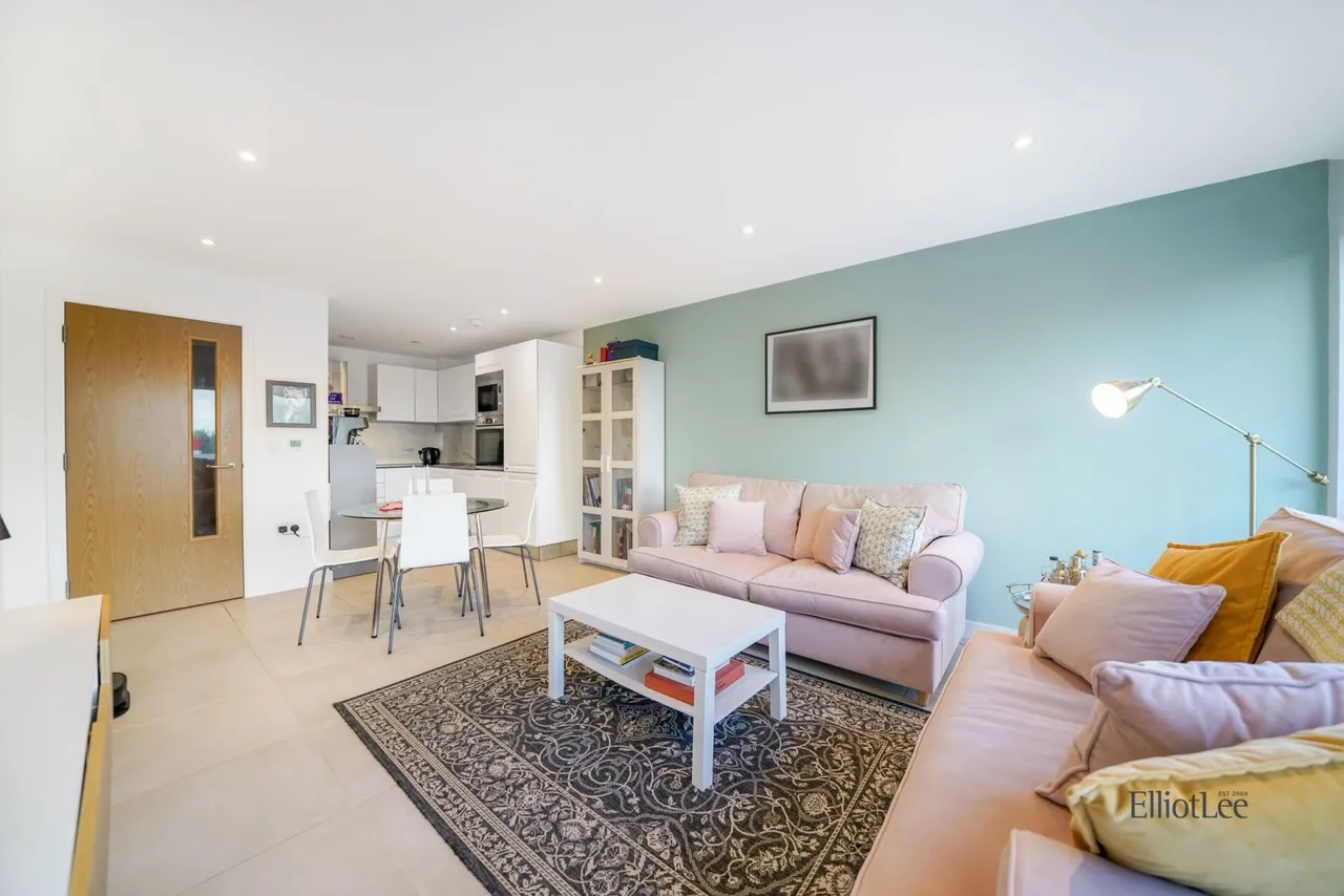 Alexandra Avenue, Emporium Court, HA2, photo 2