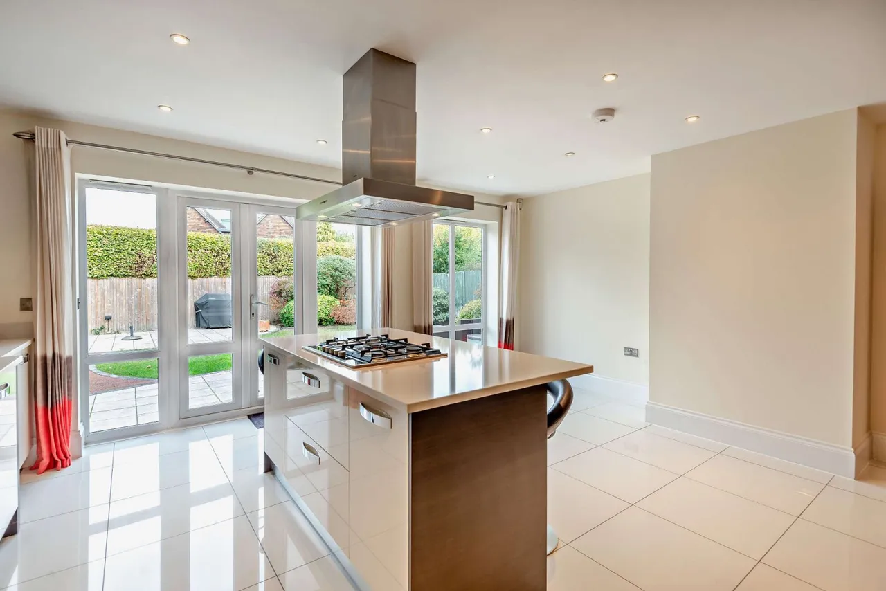 Ethorpe Close, Gerrards Cross, SL9, photo 3
