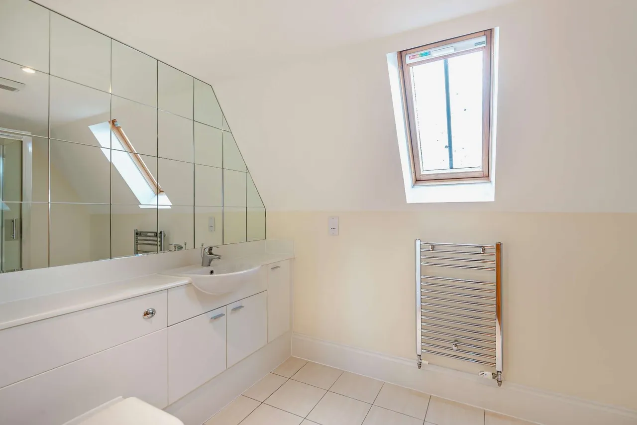 Ethorpe Close, Gerrards Cross, SL9, photo 15