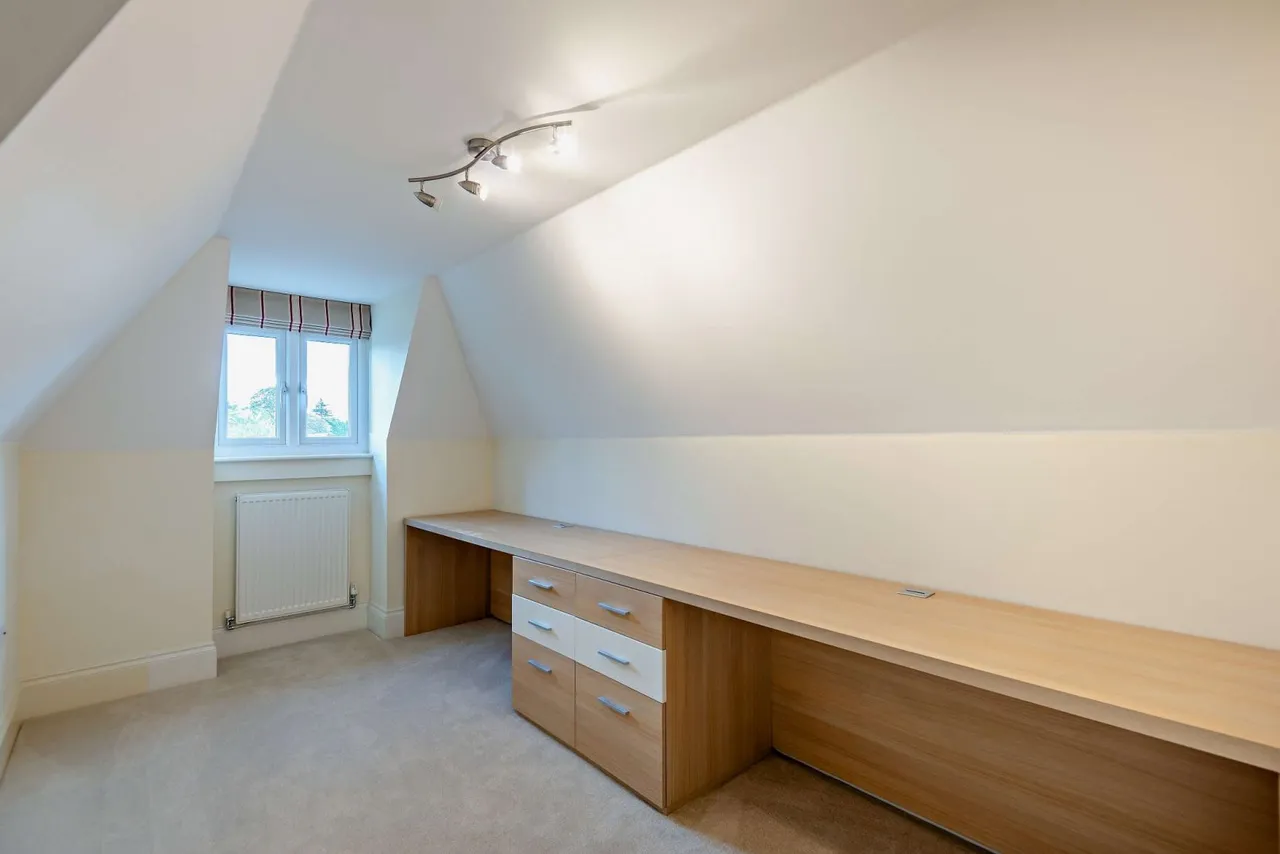Ethorpe Close, Gerrards Cross, SL9, photo 16