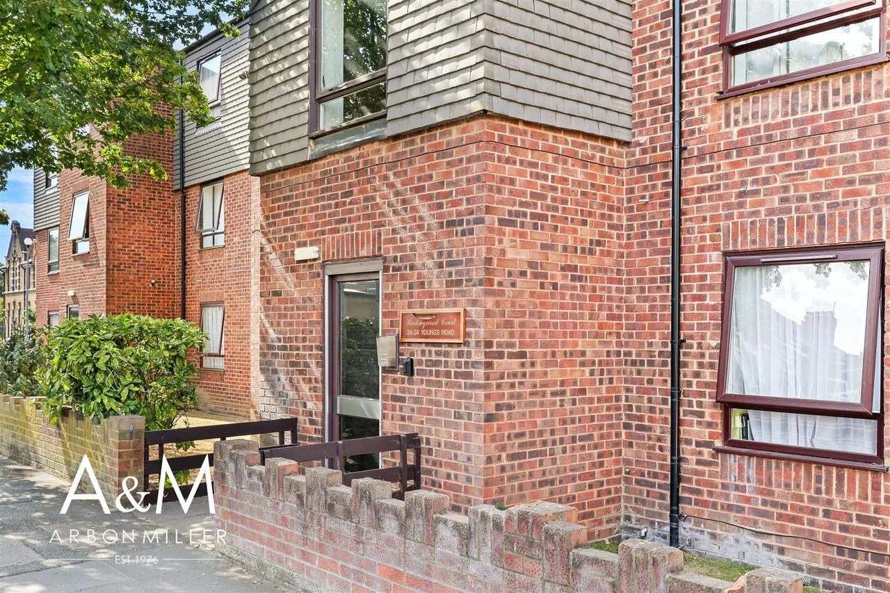 Youngs Road, Newbury Park, Essex, Ilford, IG27LF, photo 18