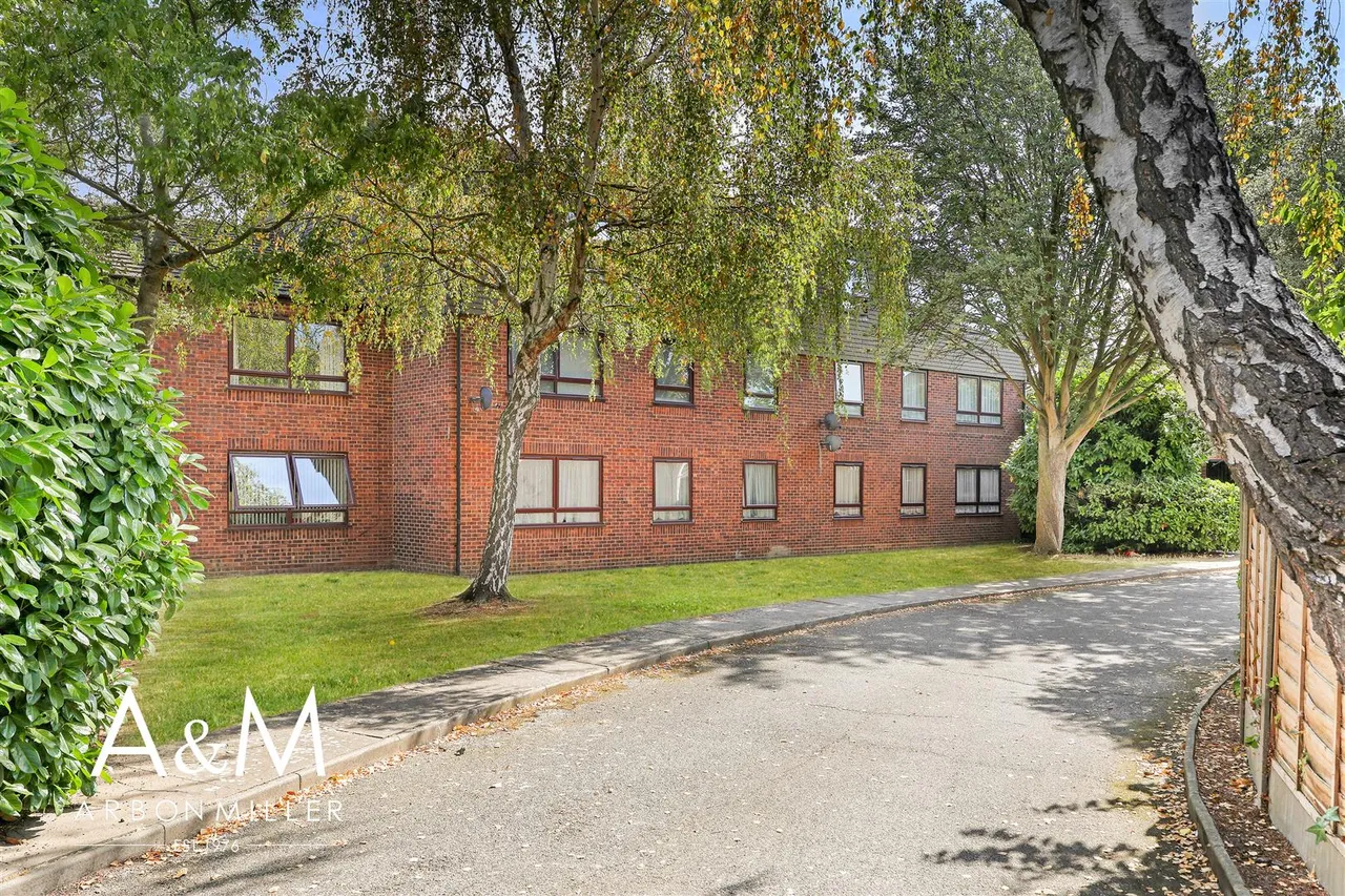 Youngs Road, Newbury Park, Essex, Ilford, IG27LF, photo 16