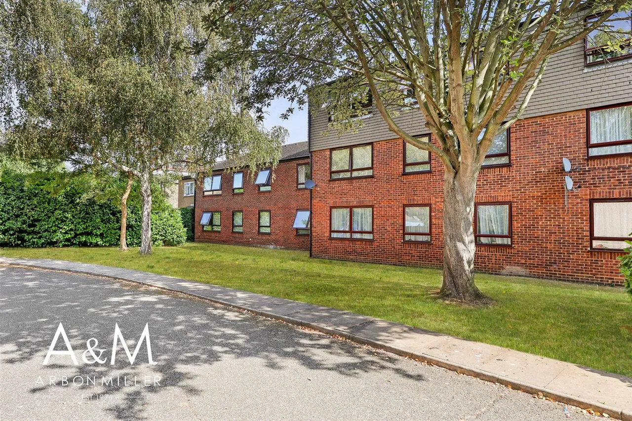 Youngs Road, Newbury Park, Essex, Ilford, IG27LF, photo 15