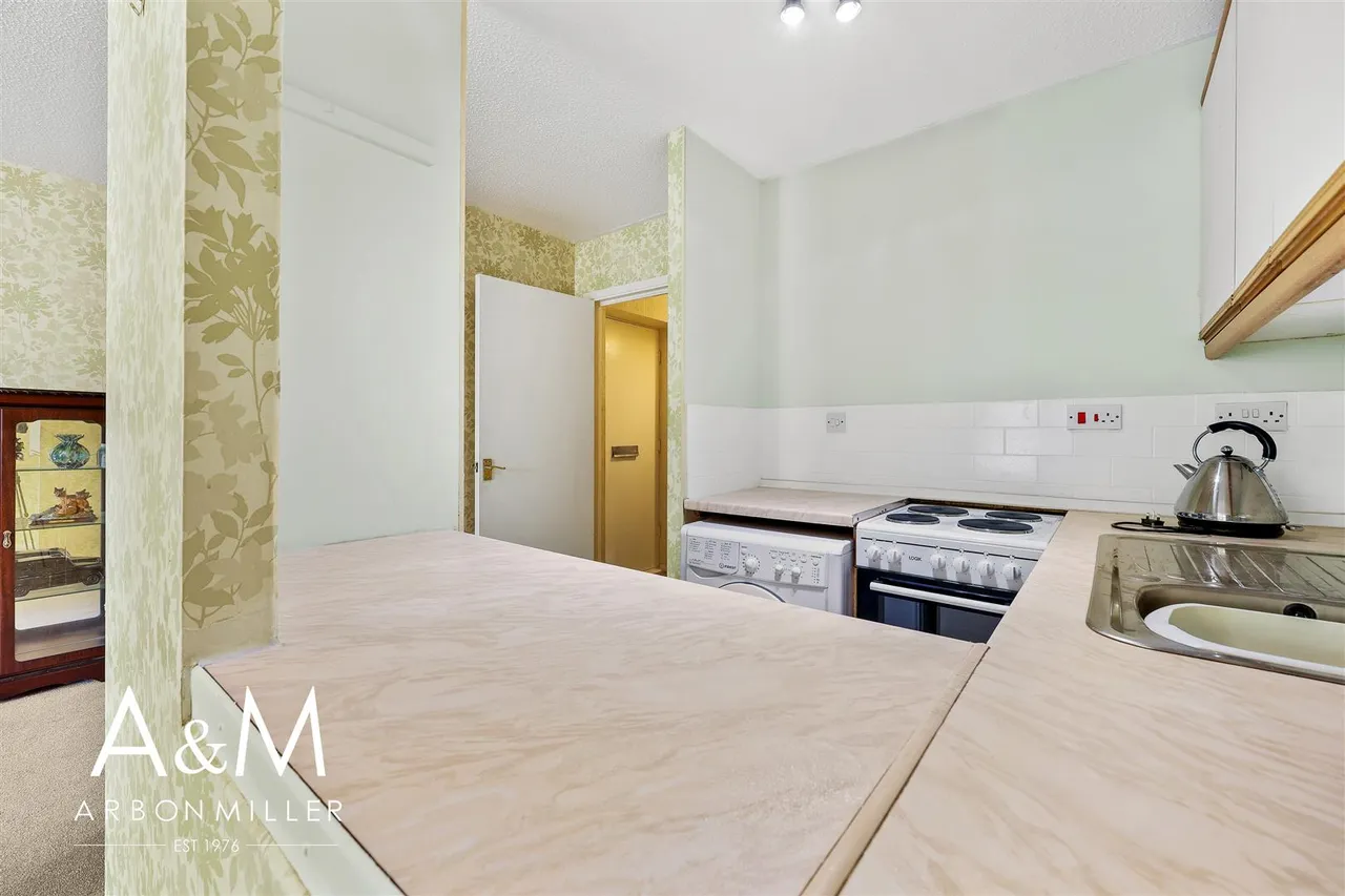 Youngs Road, Newbury Park, Essex, Ilford, IG27LF, photo 8