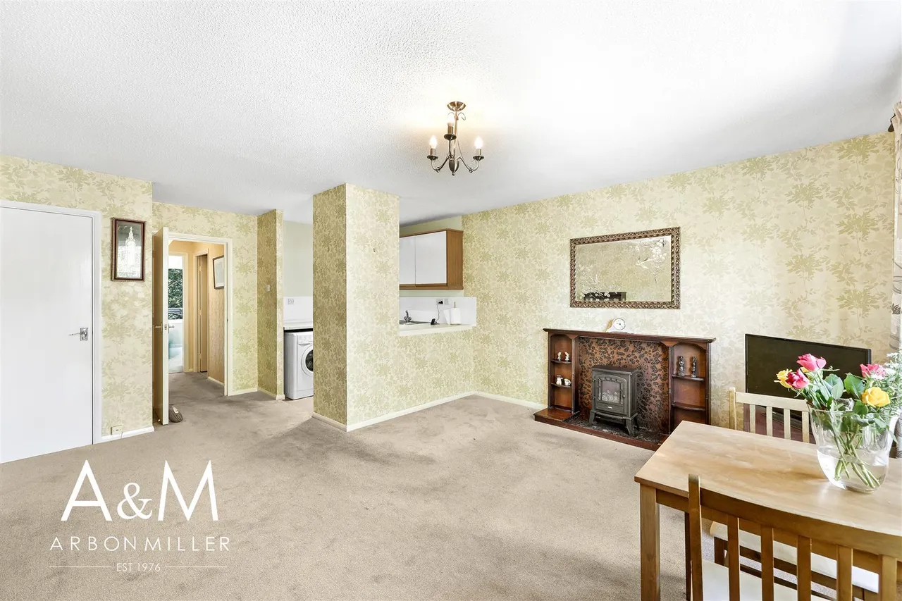 1 bed property for sale — Youngs Road, Newbury Park, Essex, Ilford, IG27LF