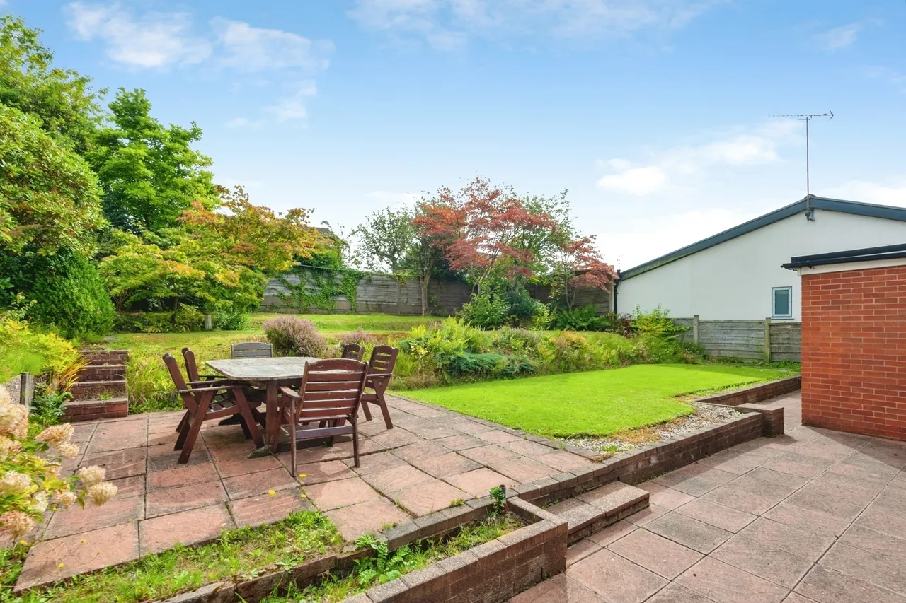 Main Street, Billinge, WN5, photo 19