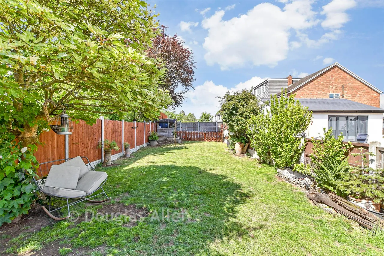 Sinclair Road, Chingford, E4, photo 3