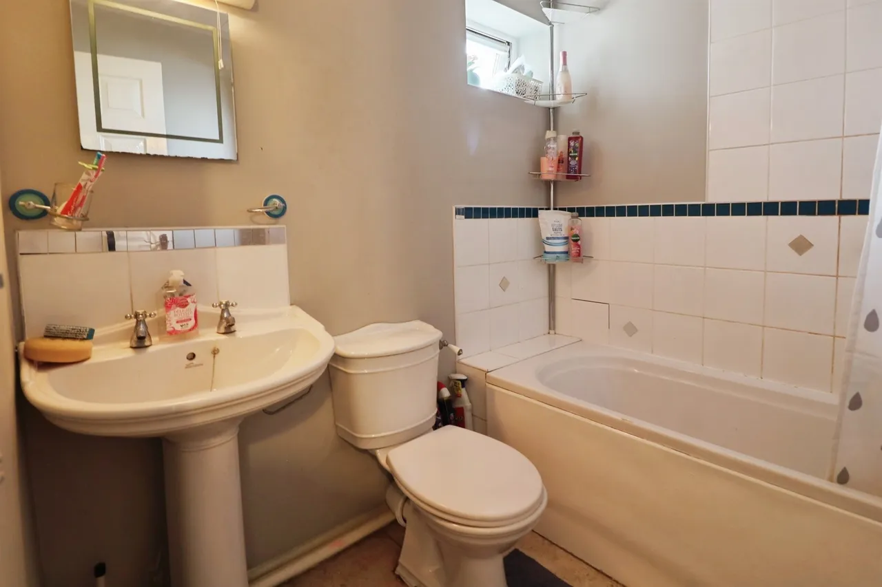 Ffordd Glas Y Dorlan, Llantwit Fardre, CF38, photo 17