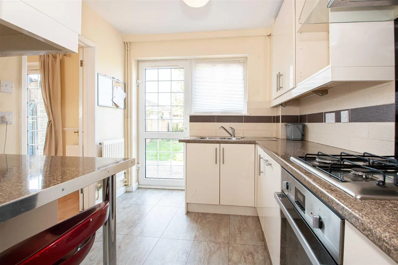 Favell Drive, Furzton, photo 7