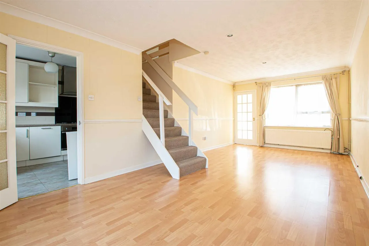 Favell Drive, Furzton, photo 3