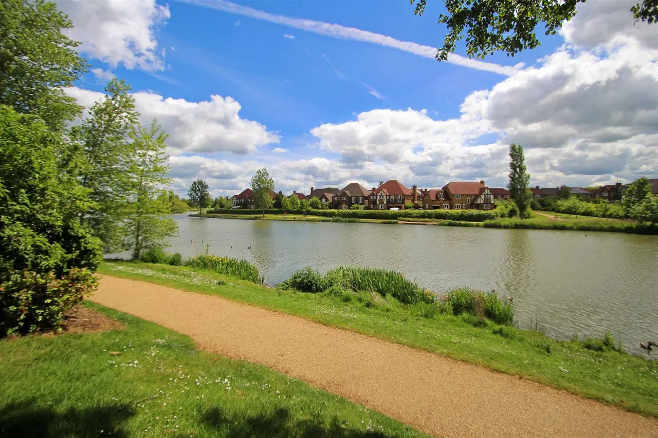 Favell Drive, Furzton, photo 16