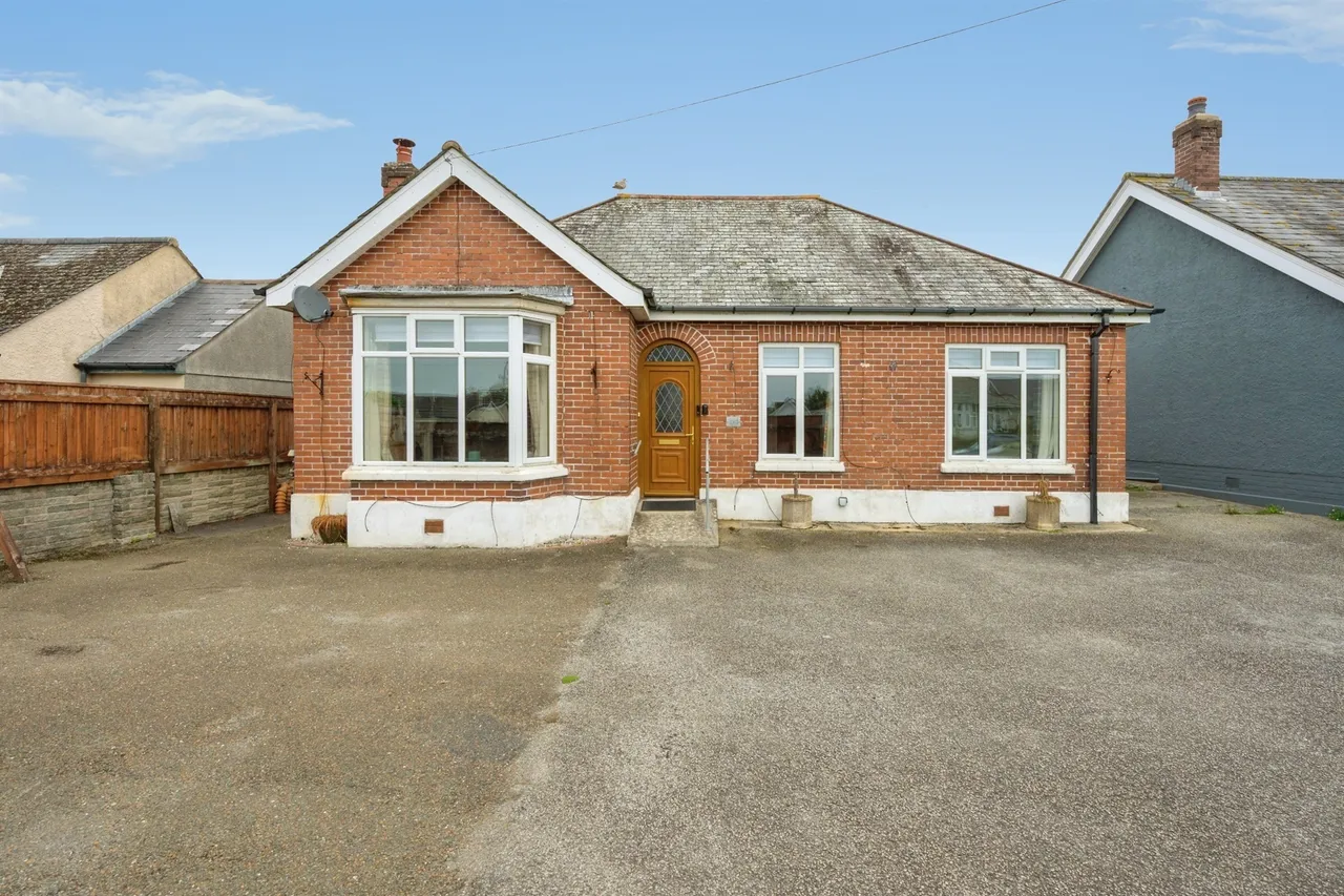 3 bed house for sale, Callington Road, Saltash, PL12