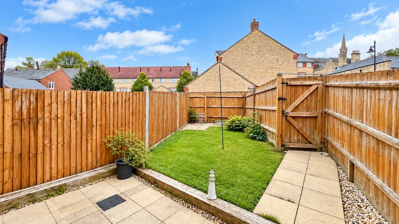 Streamside Walk, Milborne Port, DT9, photo 2