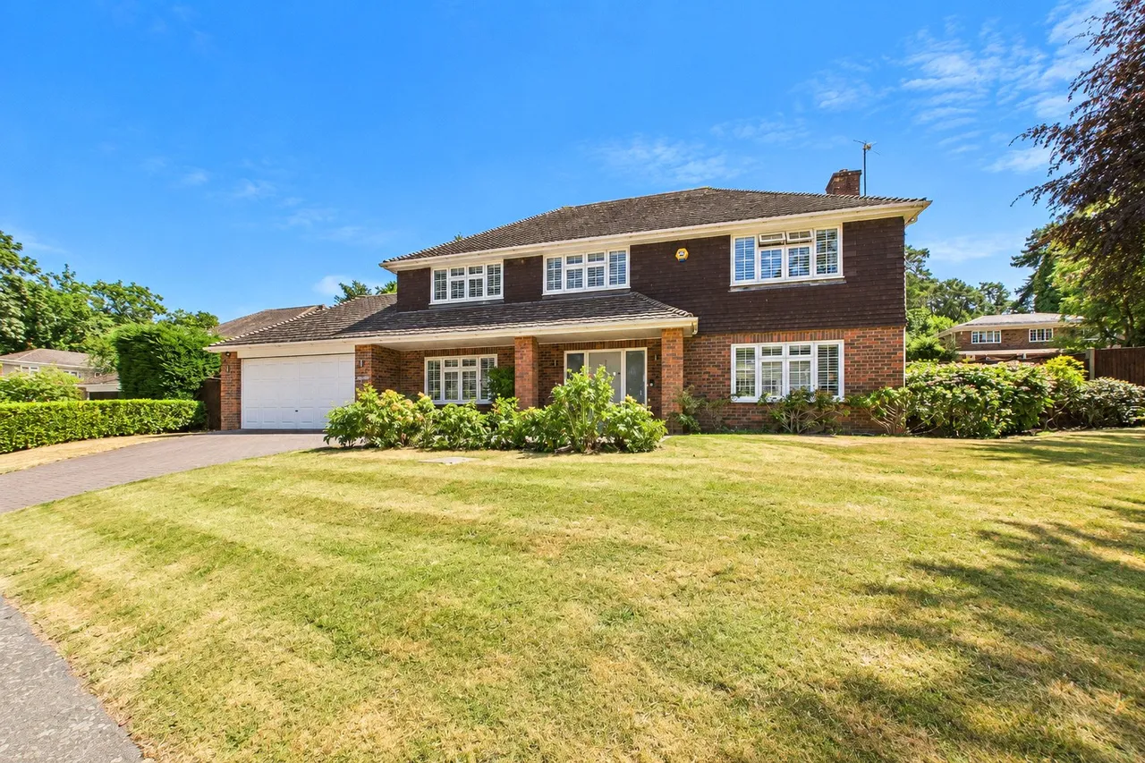 5 bed house for sale, Chesters Road, Camberley, GU15