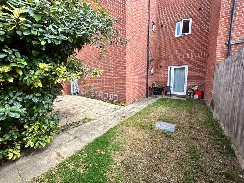Vauxhall Way, Dunstable LU6 1BF, photo 10