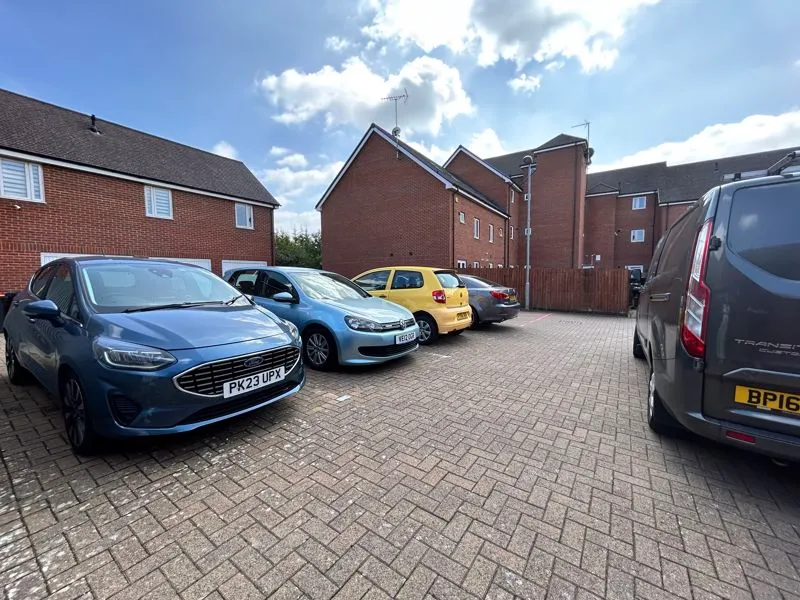 Vauxhall Way, Dunstable LU6 1BF, photo 9