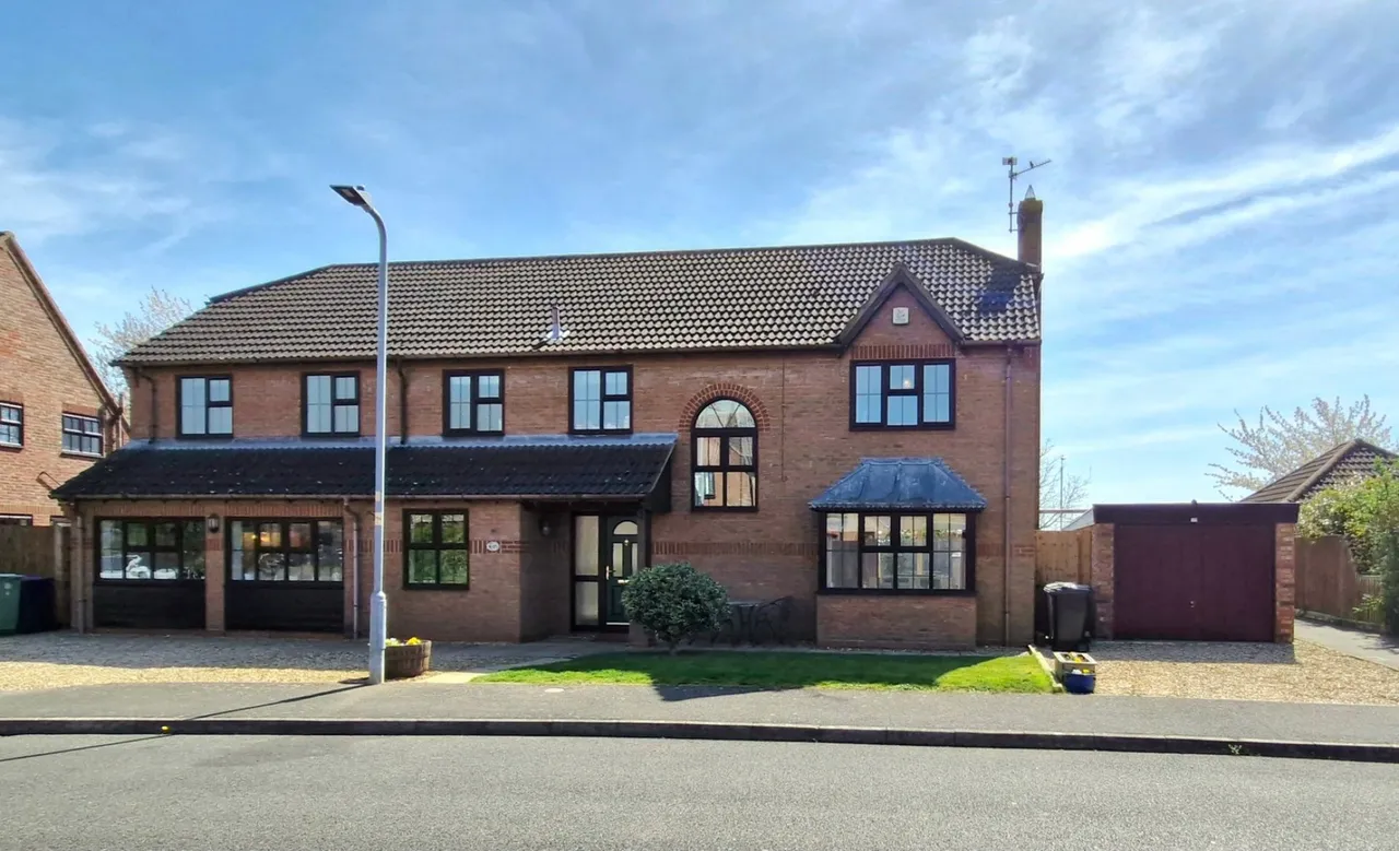 5 bed house for sale — Whattoff Way, BASTON, Peterborough, PE6