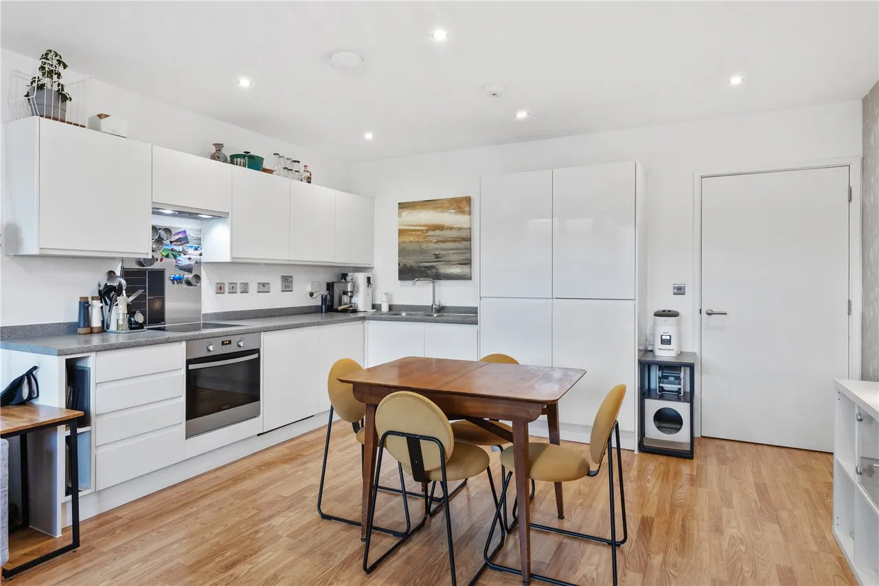 2 bed flat for sale — Underwood Road, London, E1