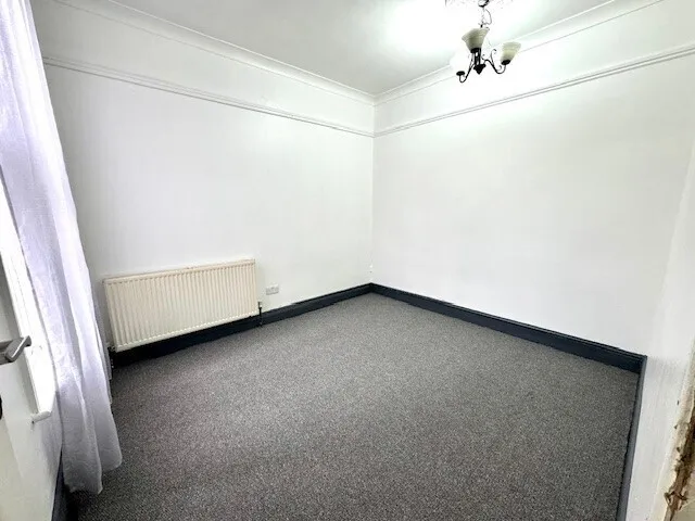 Steele Road, Leyton E11, photo 10