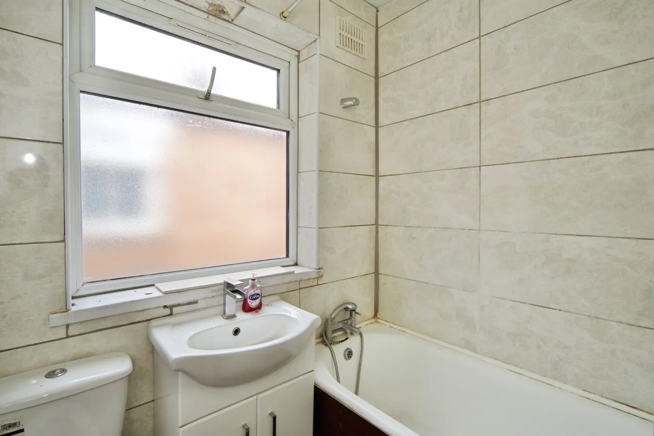 Shrewsbury Road, Forest Gate, E7, photo 10