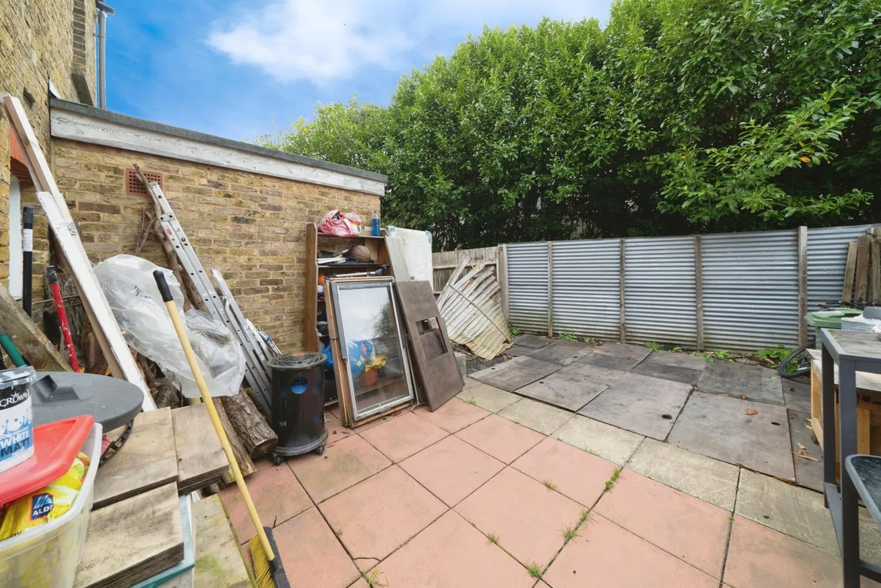Lower Court Road, Epsom, KT19, photo 23