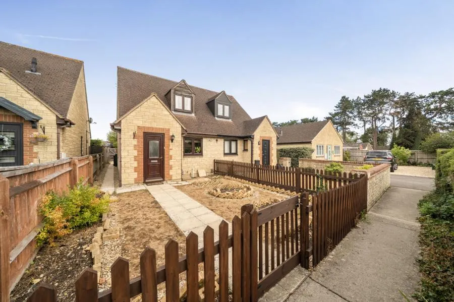 Burford Road, Carterton, OX18, photo 11