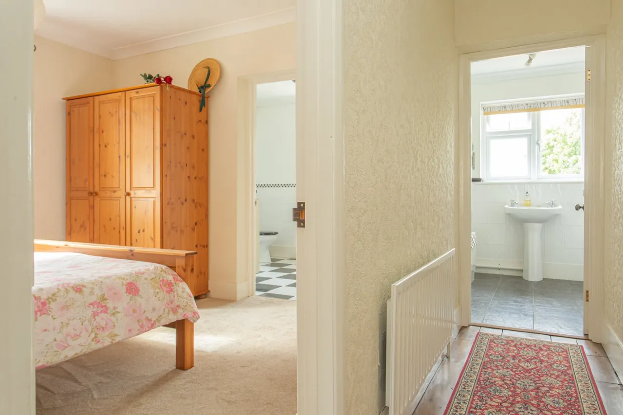 Shooters Hill, Eythorne, CT15, photo 7