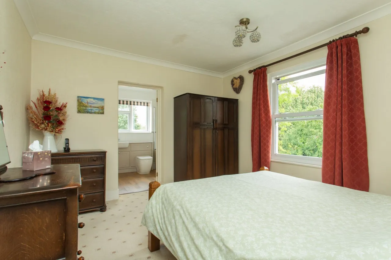 Shooters Hill, Eythorne, CT15, photo 9