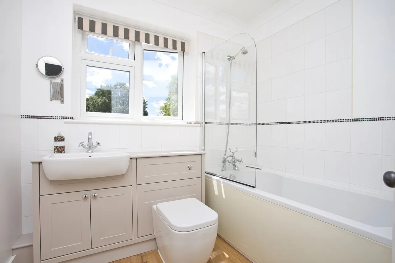 Shooters Hill, Eythorne, CT15, photo 10