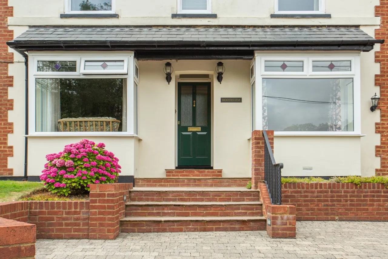 Shooters Hill, Eythorne, CT15, photo 19